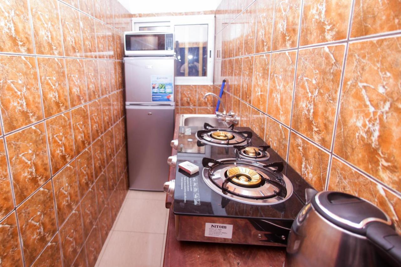 Studio meublé Carrefour Bastos en face du Black&White Yaoundé Extérieur photo